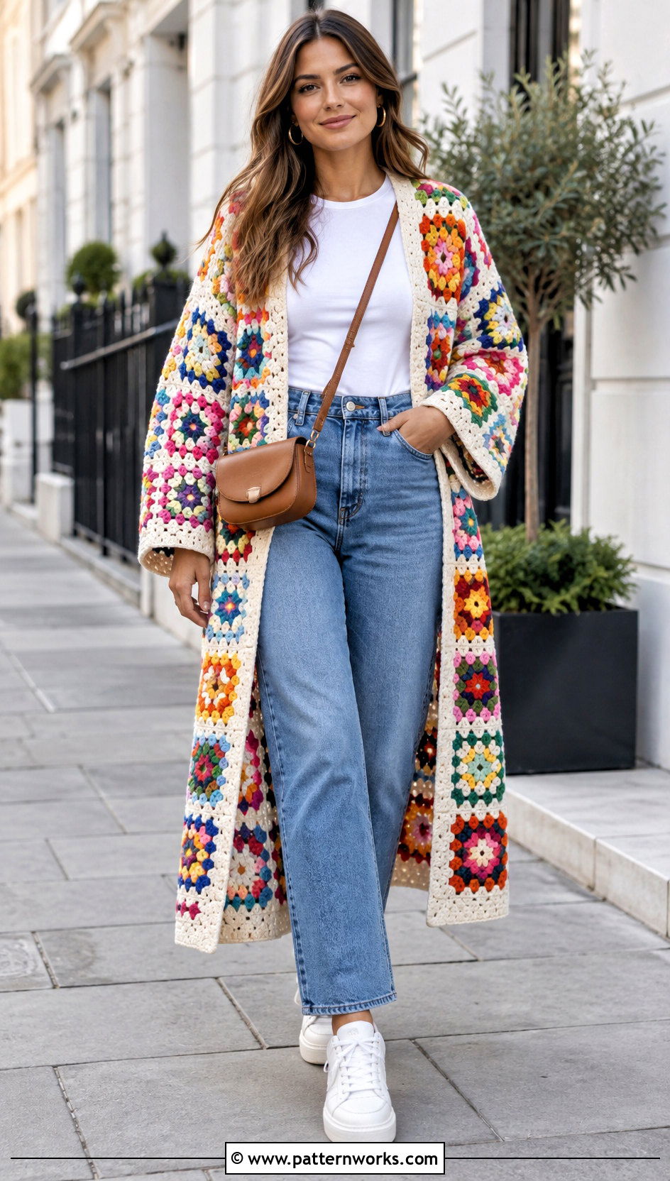 Granny Square Robe With Jeans And White T Shirt - 18 granny square robe outfit ideas